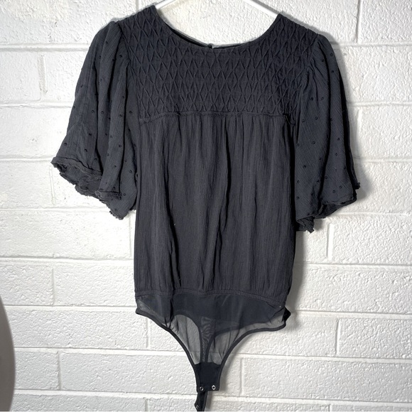 Free People Big Sleeve Body Suit Black Textured Polka Dot Women’s Small Like New - Picture 1 of 9